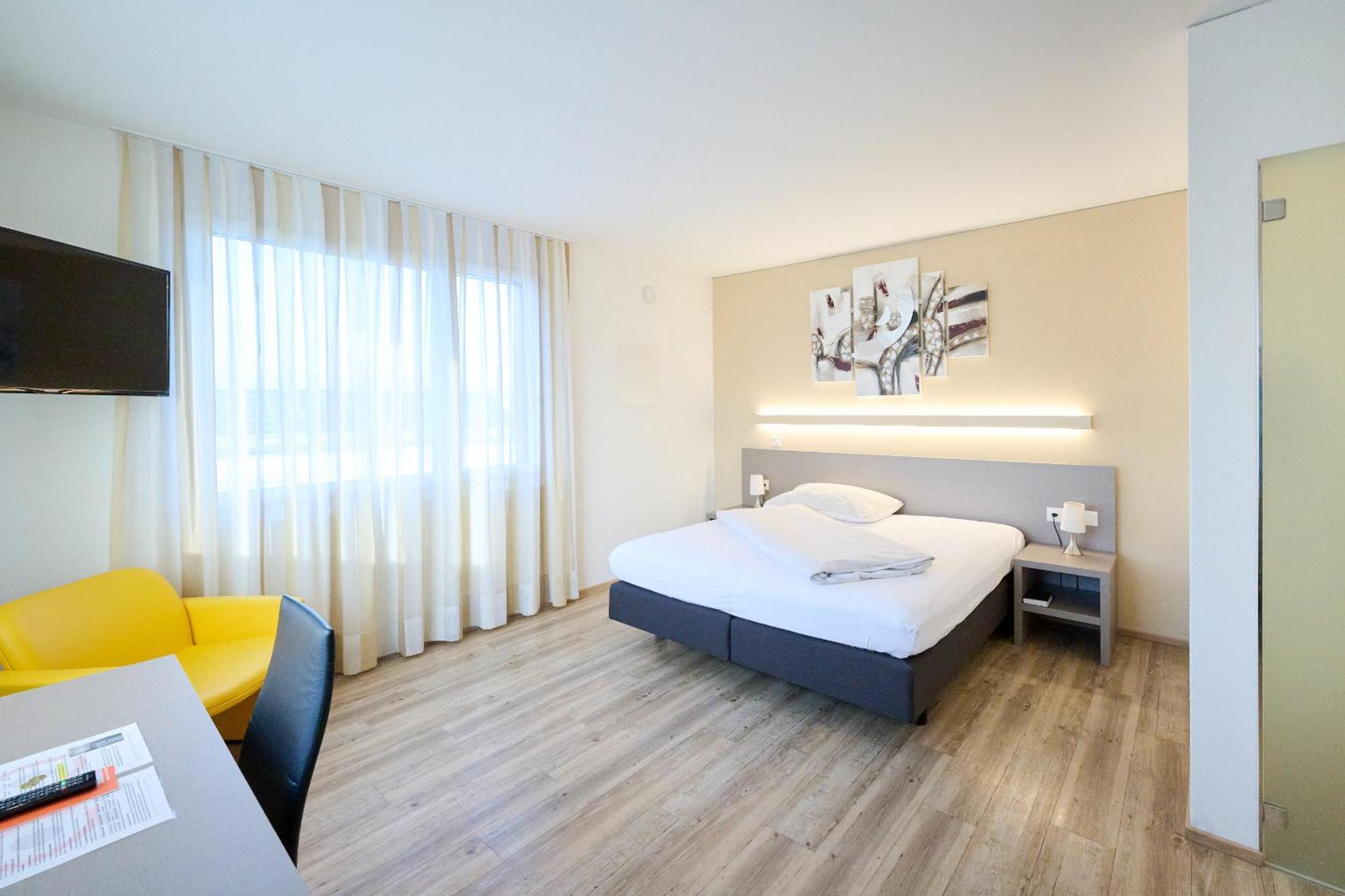 Hotel Am Kreisel Self-Check-In By Smart Hotels Lachen Dış mekan fotoğraf