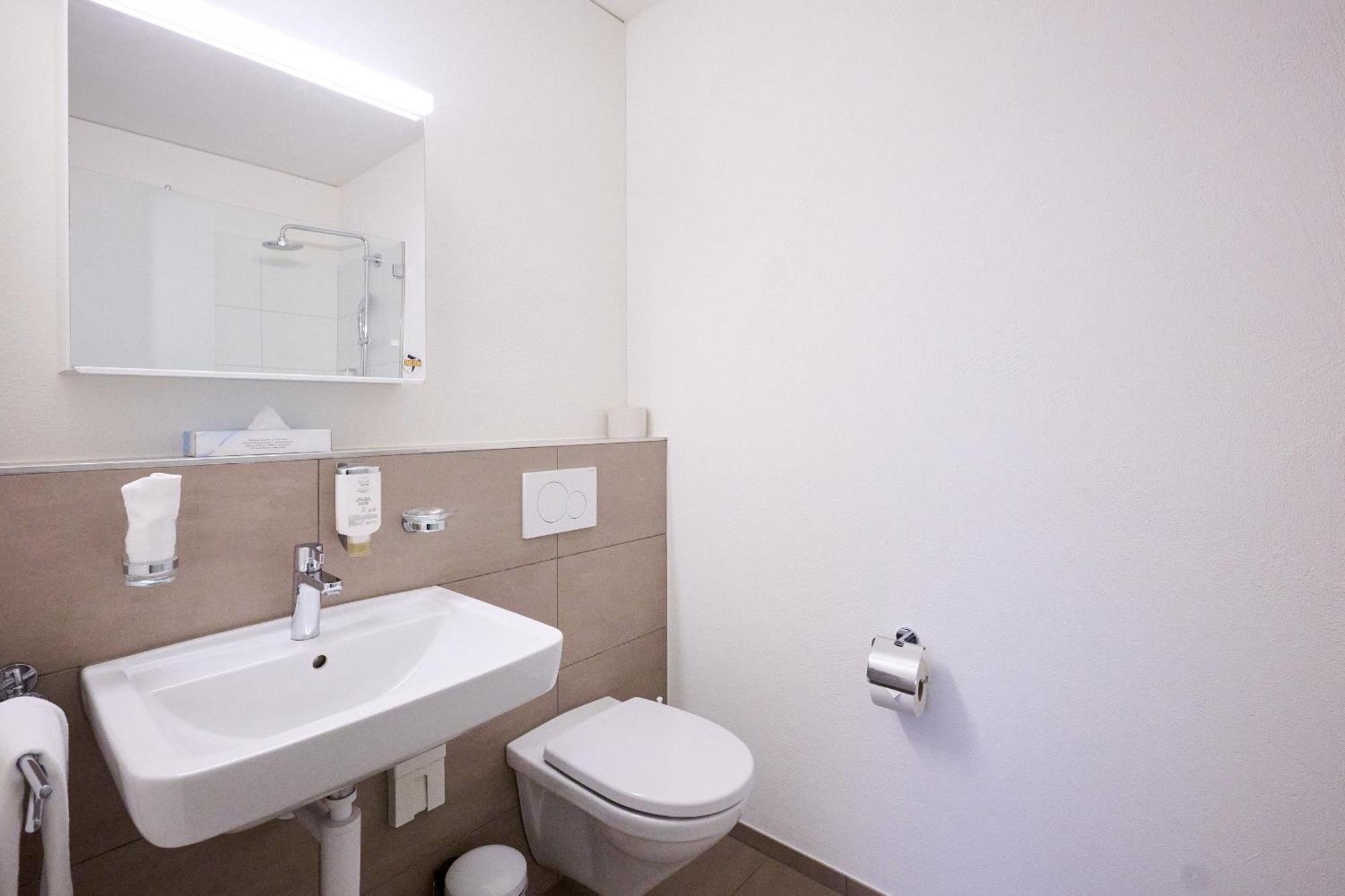 Hotel Am Kreisel Self-Check-In By Smart Hotels Lachen Dış mekan fotoğraf