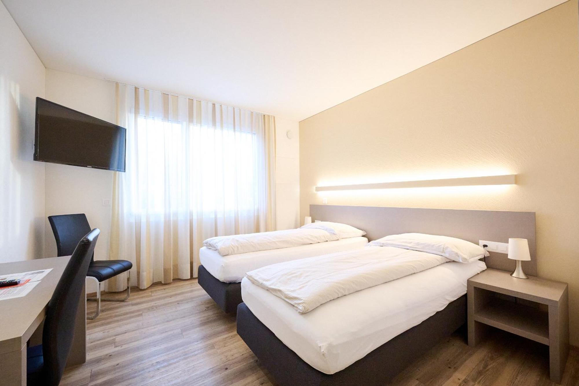Hotel Am Kreisel Self-Check-In By Smart Hotels Lachen Dış mekan fotoğraf