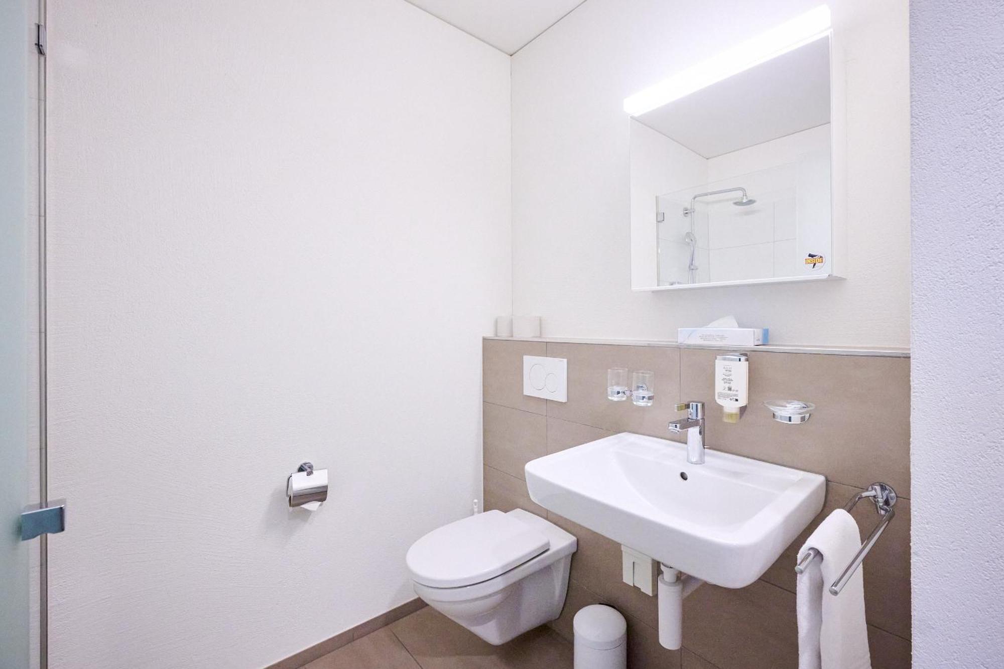 Hotel Am Kreisel Self-Check-In By Smart Hotels Lachen Dış mekan fotoğraf